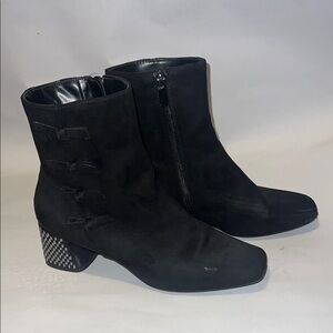 Elegant Black Ankle Boots